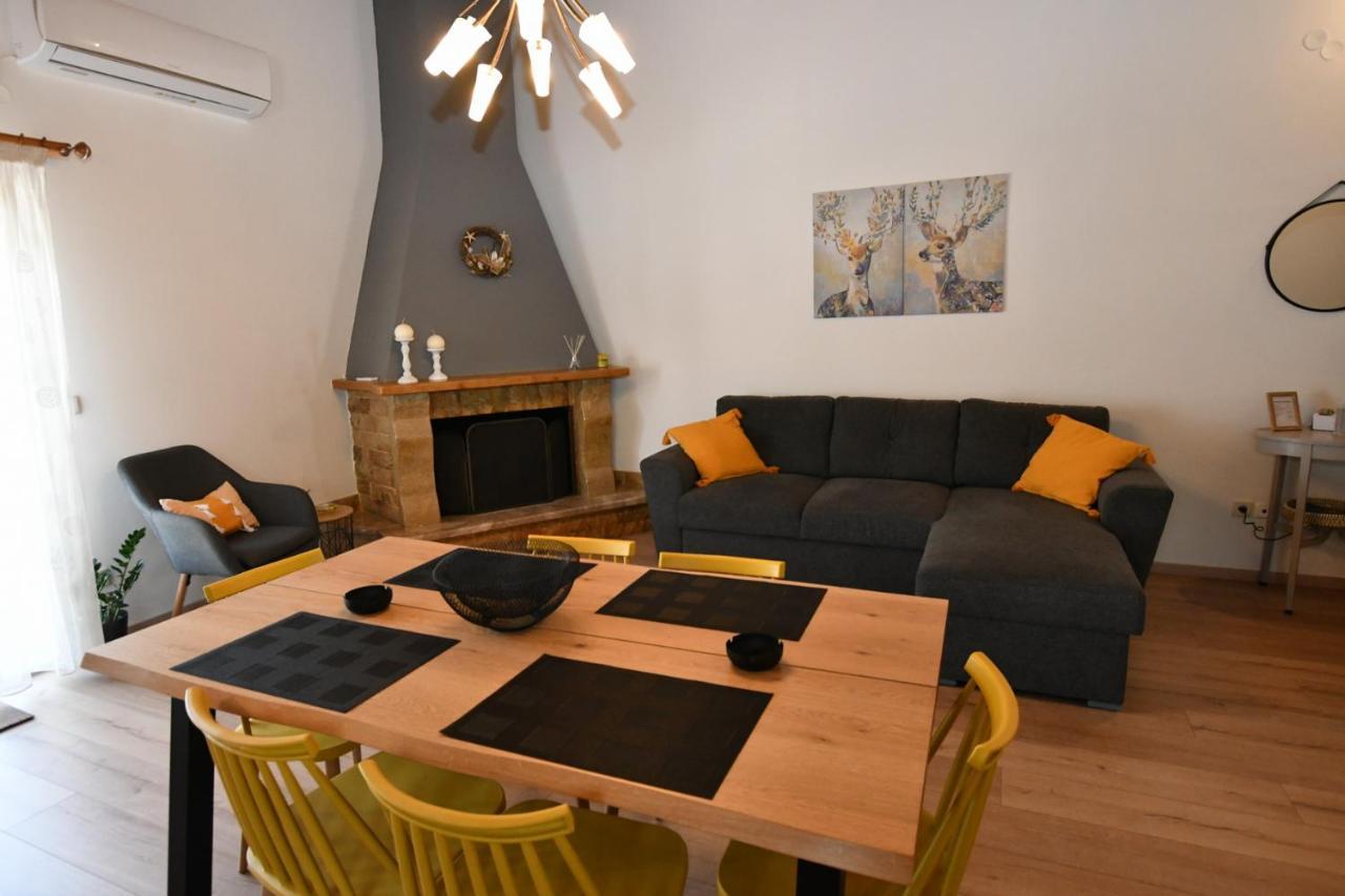 Downtown Loft Apartment Aígion Luaran gambar