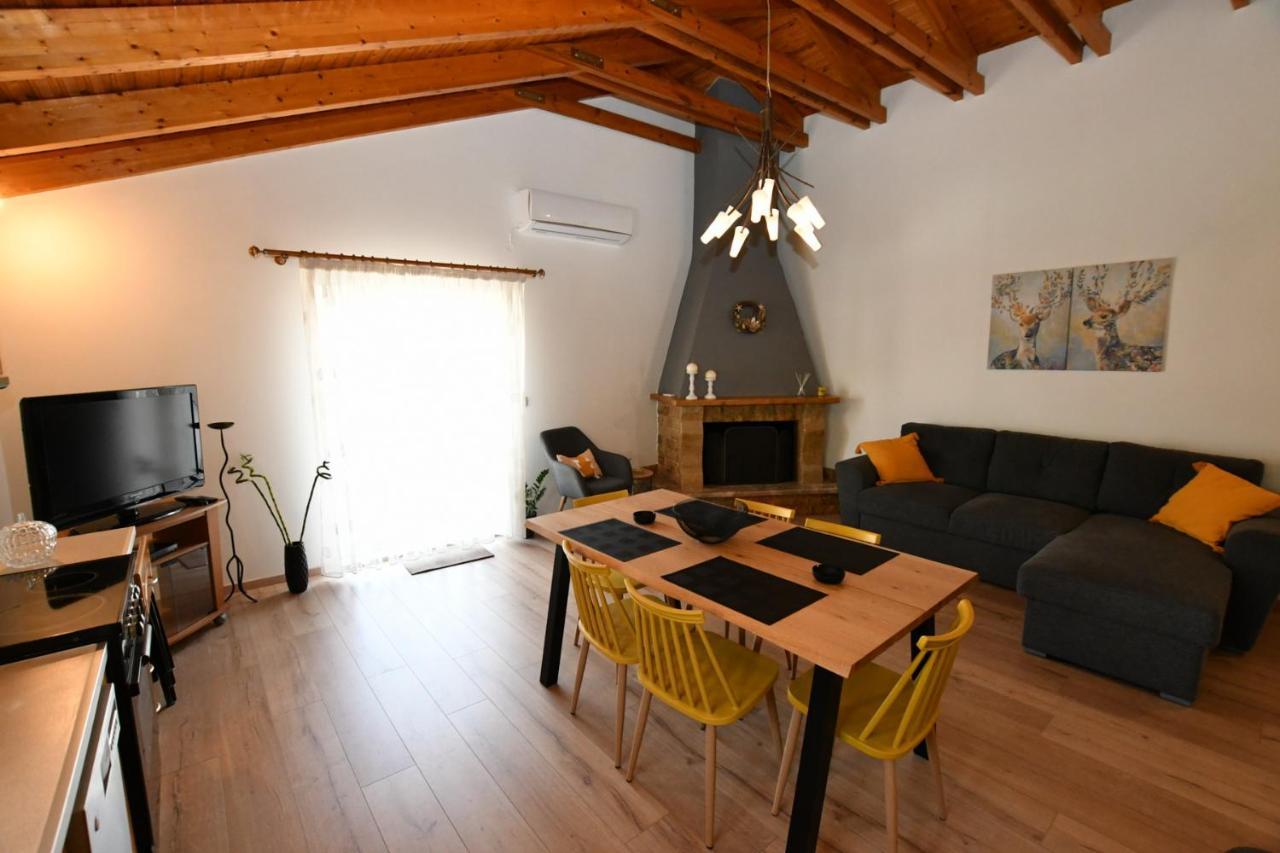 Downtown Loft Apartment Aígion Luaran gambar