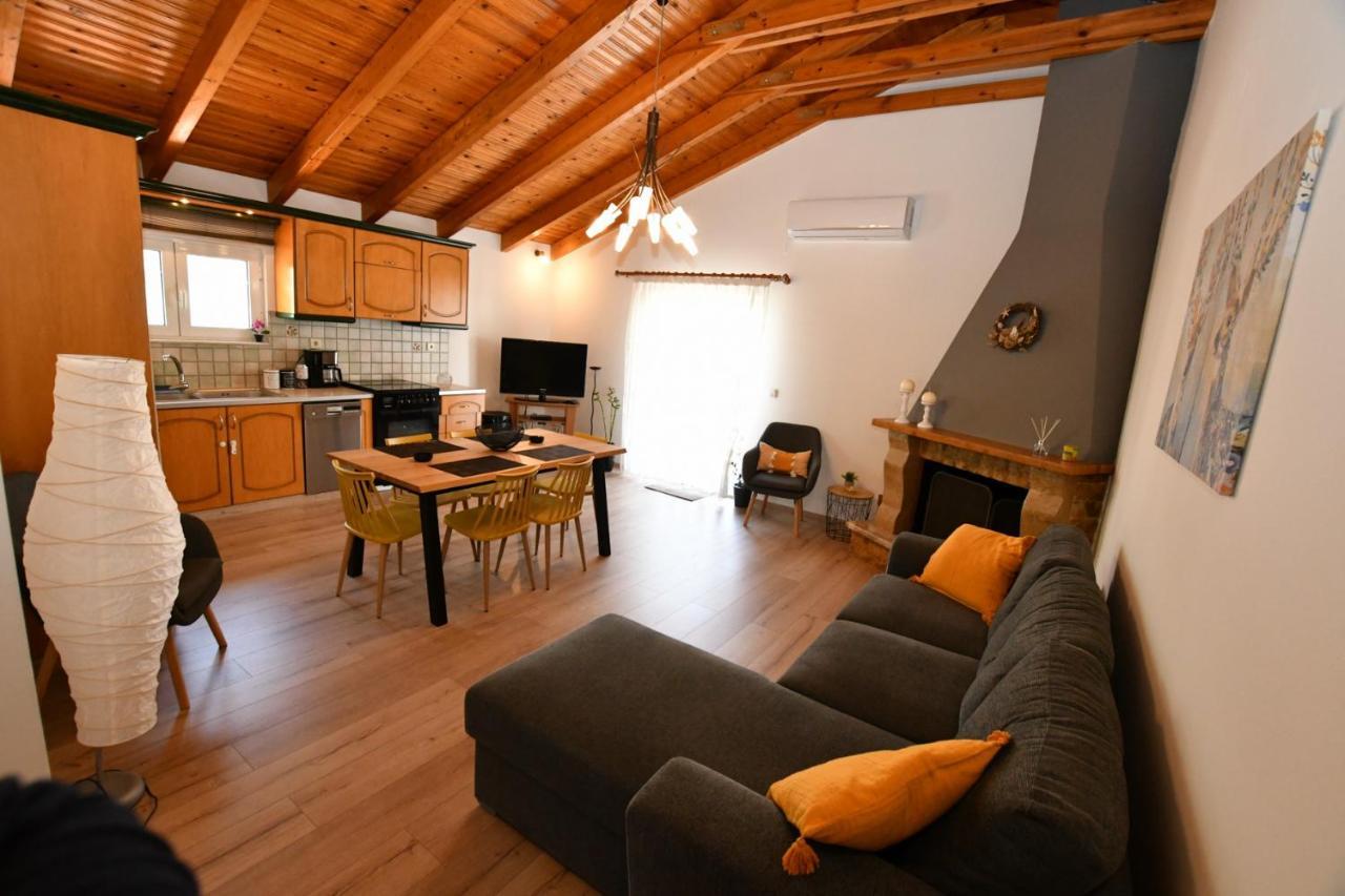 Downtown Loft Apartment Aígion Luaran gambar